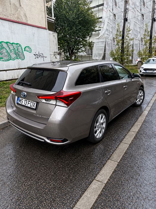 Toyota Auris 2016 1.8 Hybrid + GPL