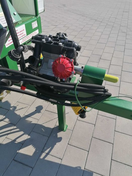 Masina de erbicidat tractata  OP 2500 cu calculator de solutie