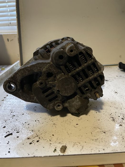 Динамо за мазда 323 /mazda 323