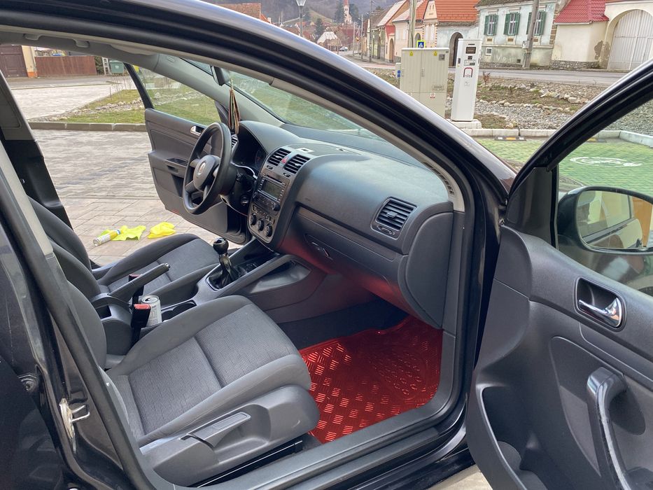 Vw Golf 5 1.6 16v 2007 Euro 4 Unic Proprietar în acte 2450€ usor neg