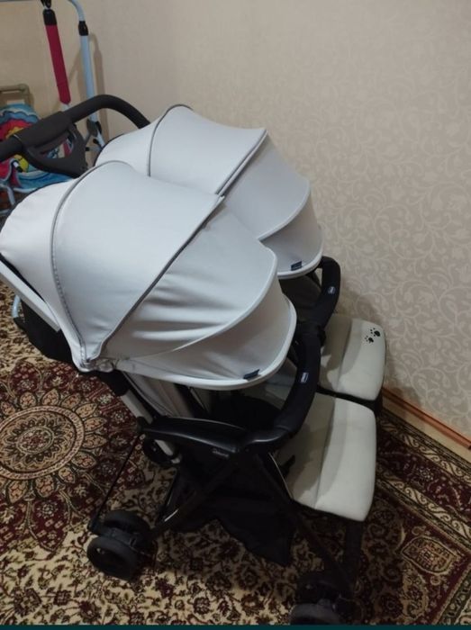 Коляска для двойни