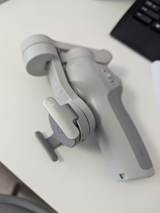 Продам стабилизатор Dji Osmo SE в идеальном состоянии