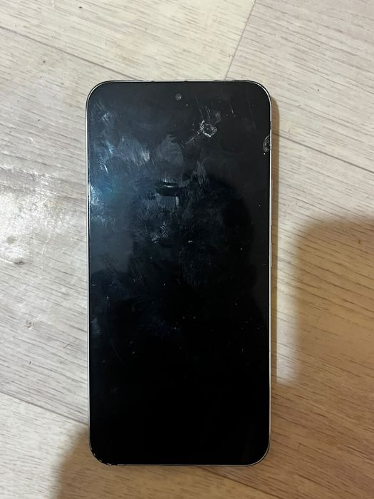 Телефон honor 400 есть торг