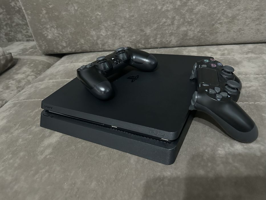 Продам Playstation 4 slim