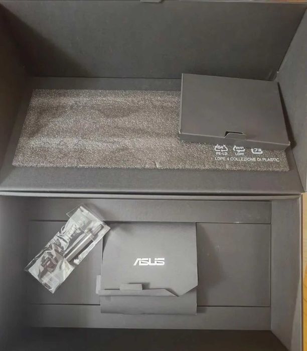 AMD Radeon Asus TUF RX 7900 XTX