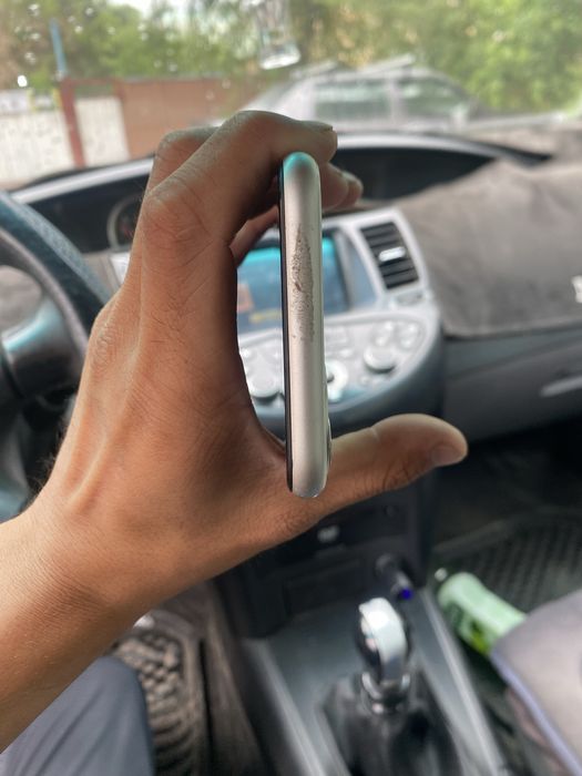 продам айфон 11 на 128 гб