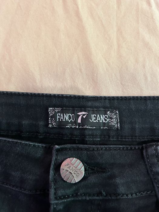 Дънки в черен цвят