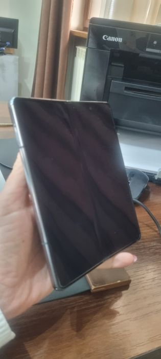 Продам в идеальном состоянии. С коробкой.Samsung galaxy z fold 4 5g
12