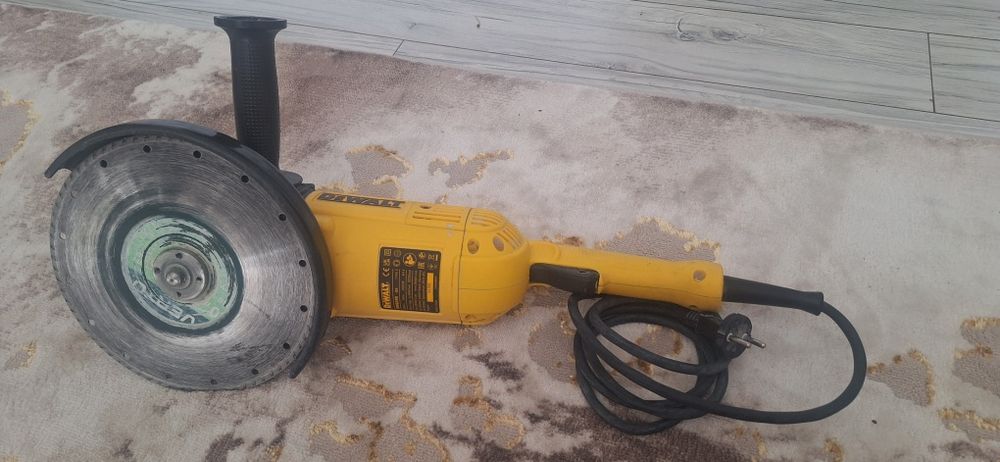 Polizor unghiular DeWALT 230mm cu garanție și cutie.