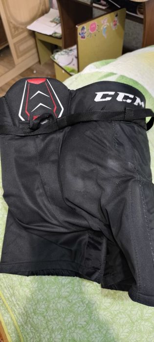 Продам шорты для хоккея