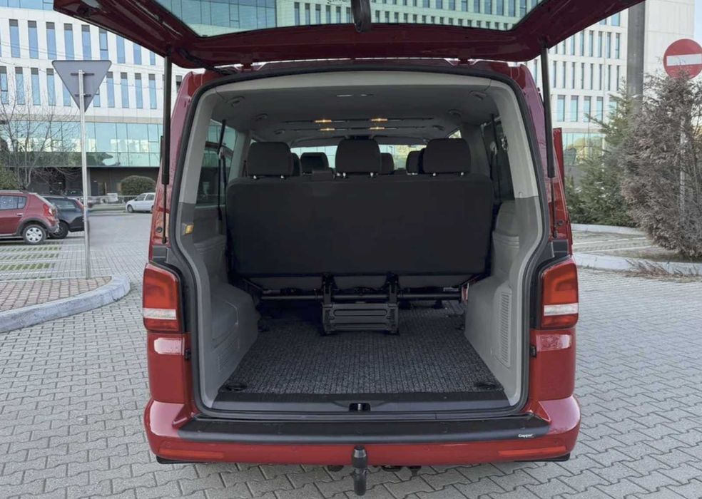 DE INCHIRIAT duba Vw Caravelle 8+1 locuri (se conduce cu categoria B)