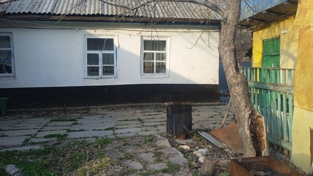 Продам дом на первом. Уй сатылады...