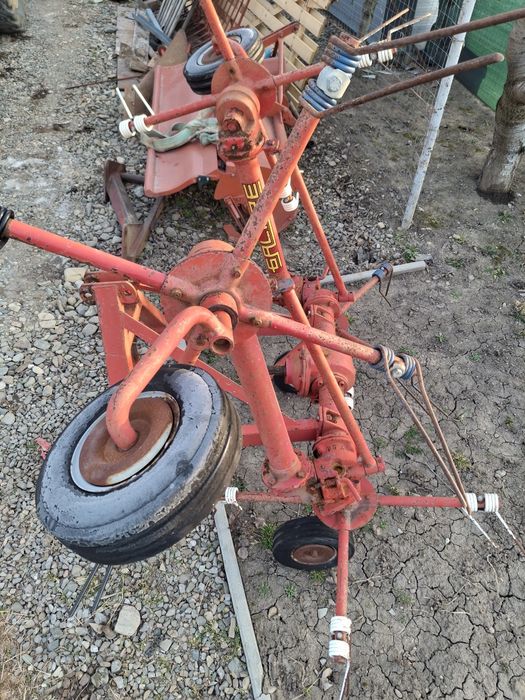 Greblatoare imprastietoare