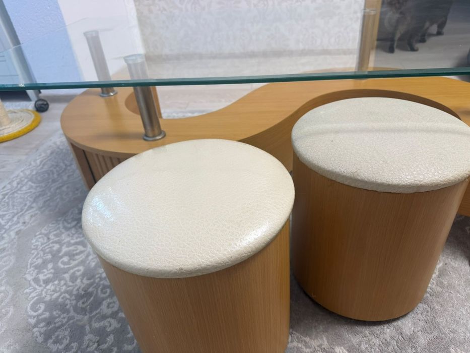 Vand masa de cafea(nu ofer transport)