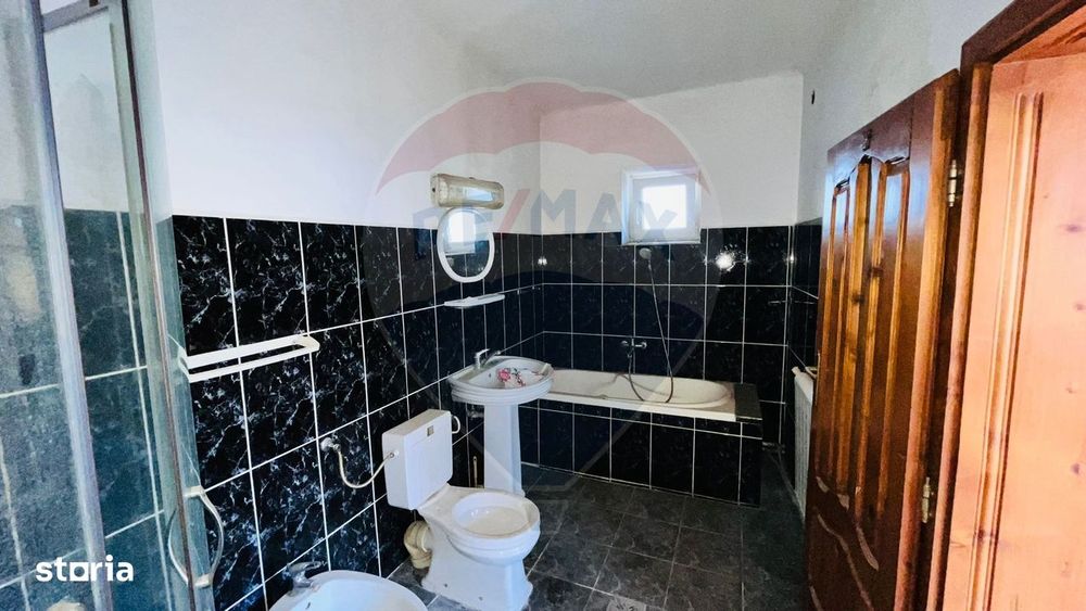Casă / Vilă cu 4 camere de vânzare Santandrei