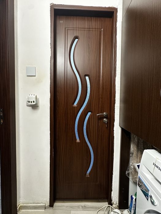 Vand usi de interior