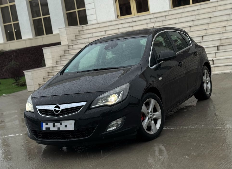 Opel Astra J /// Model Full /// 2.0 CDTI/ 2011/ 184.000km