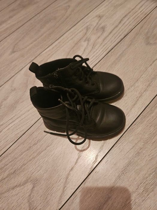 Vand ghete din piele de vaca Zara, marimea 23