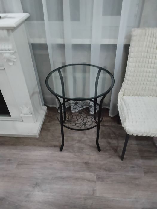 Продам кофейный столик Икея в черном цвете
