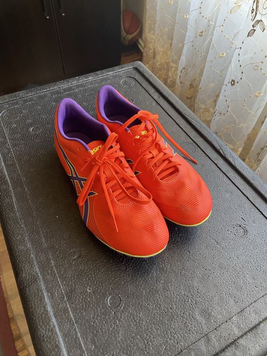 Adidași Asics marime 42,5 mie imi sunt buni și am 39,5