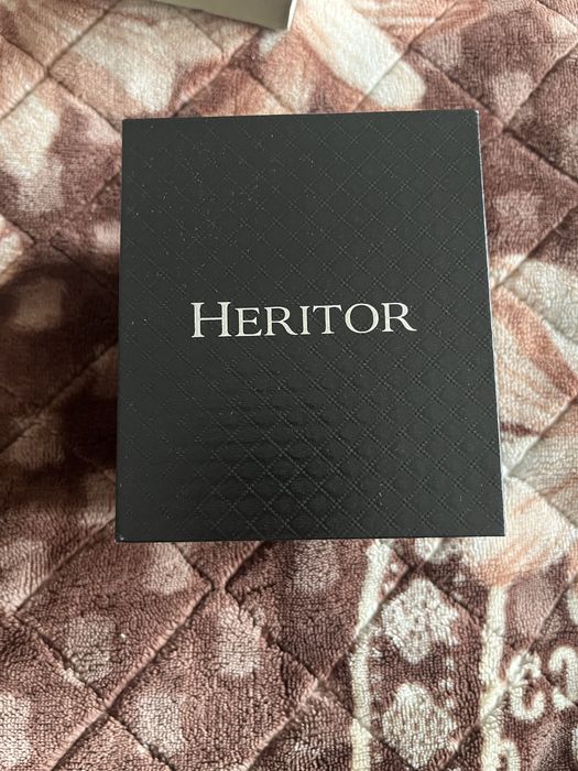 Часы Heritor.
