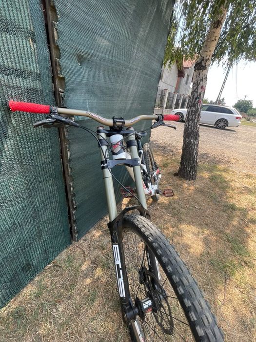 Vand downhill YT TUES 2.0 PRO EDITION