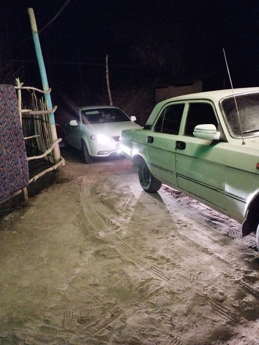 Gaz volga 3102 sotiladi