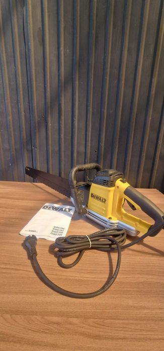 Пила "Аллигатор" DeWALT DWE397-QS