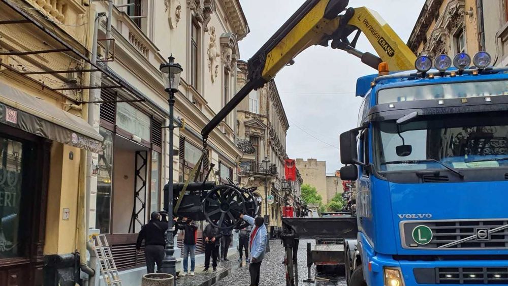 Inchiriere camion cu macara - Bucuresti / Ilfov
