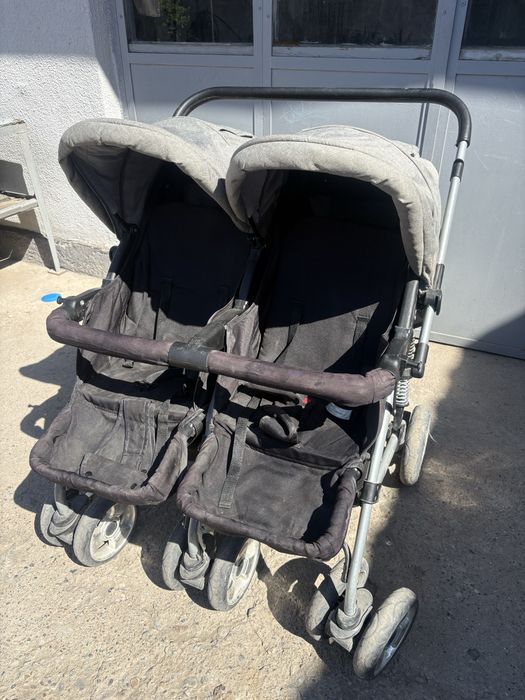 Продам коляску двухместная