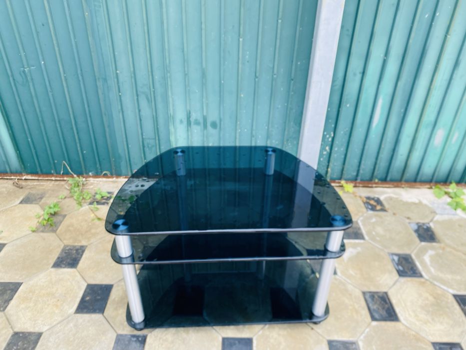 подскавка с телевизором