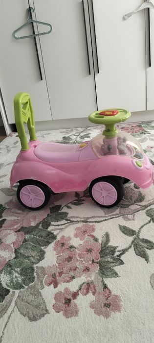 Продам детскую машинку талакар.