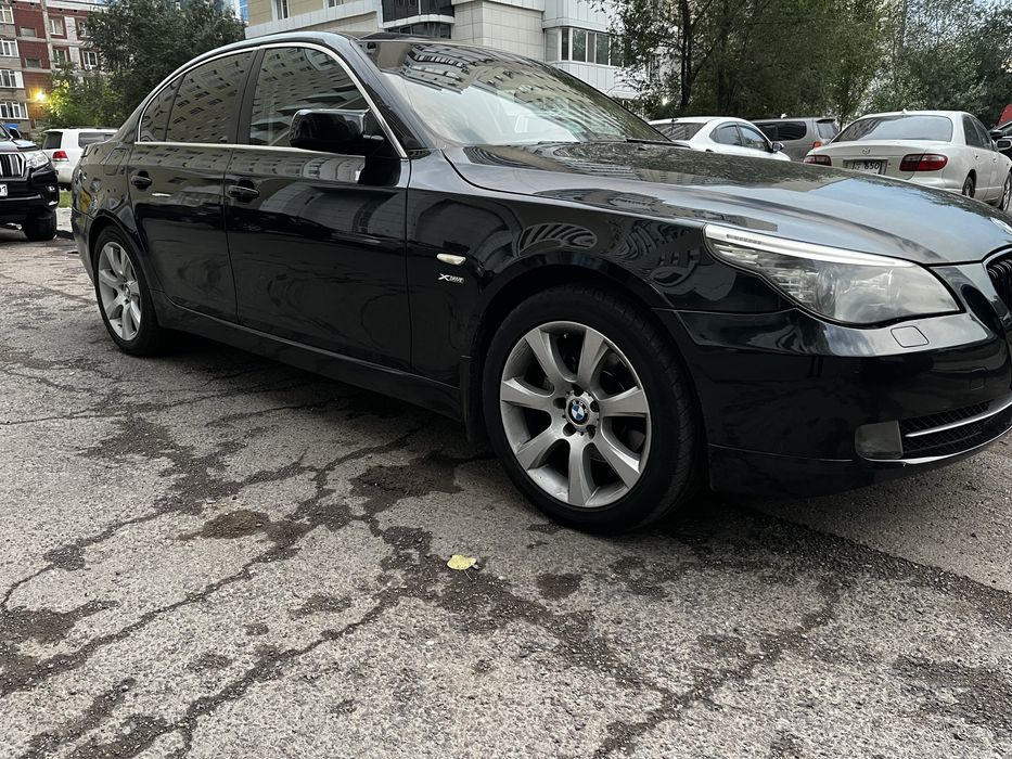 Продам комлект дисков с резиной на BMW