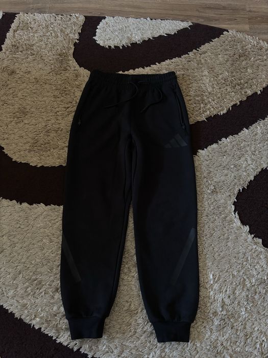 Pantaloni Adidas ZNE de dame