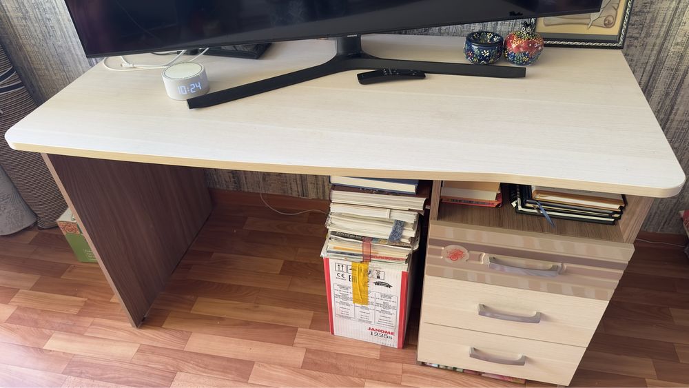 Продам диван-кровать и стол