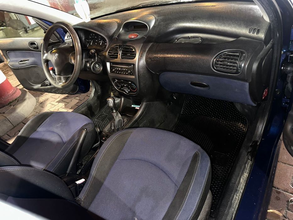Vând Peugeot 206