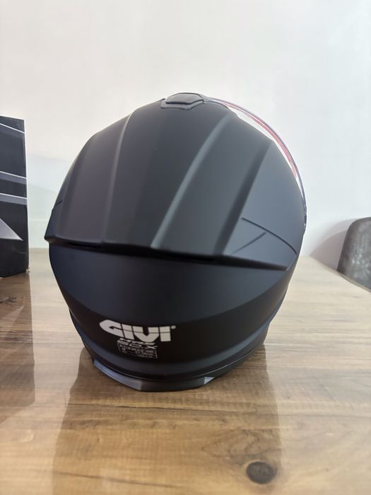 Чисто нова каска за мотор Givi