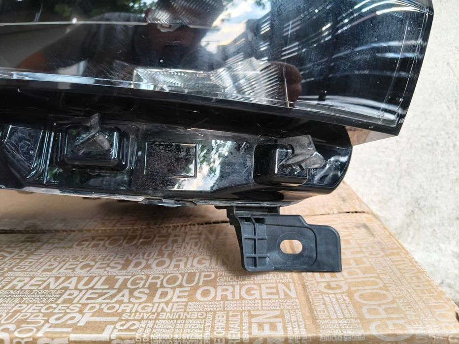 Far dreapta Dacia Duster 3 2024 2025 2026 original impecabil