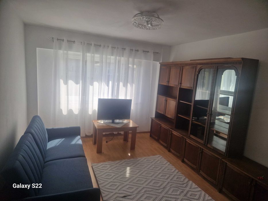 Închiriez apartament cu 3 camere in Bistrița