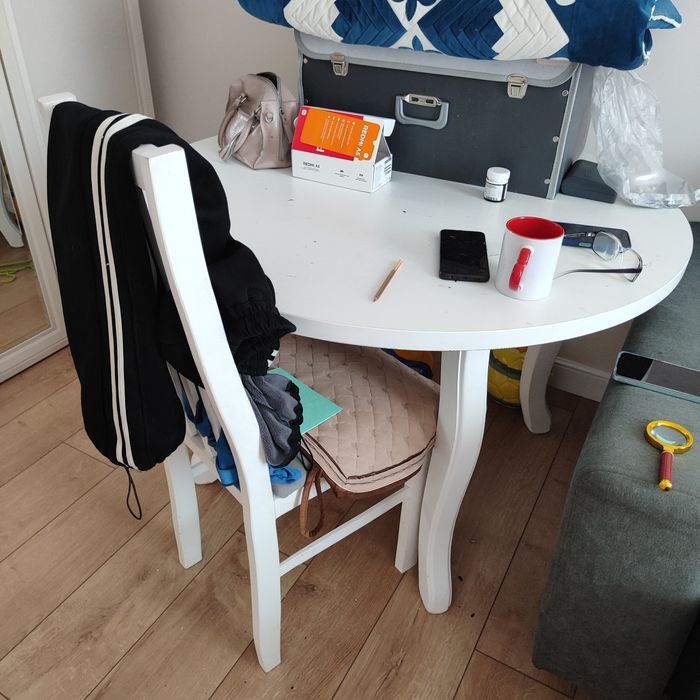 Продаётся обеденный стол