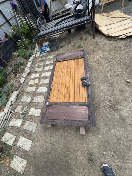 Варота откатные с калиткой.