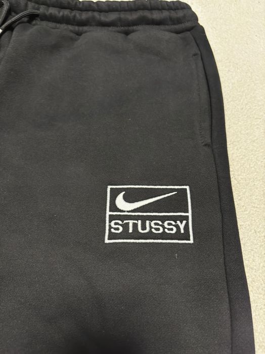Vand pantaloni Nike collab Stussy