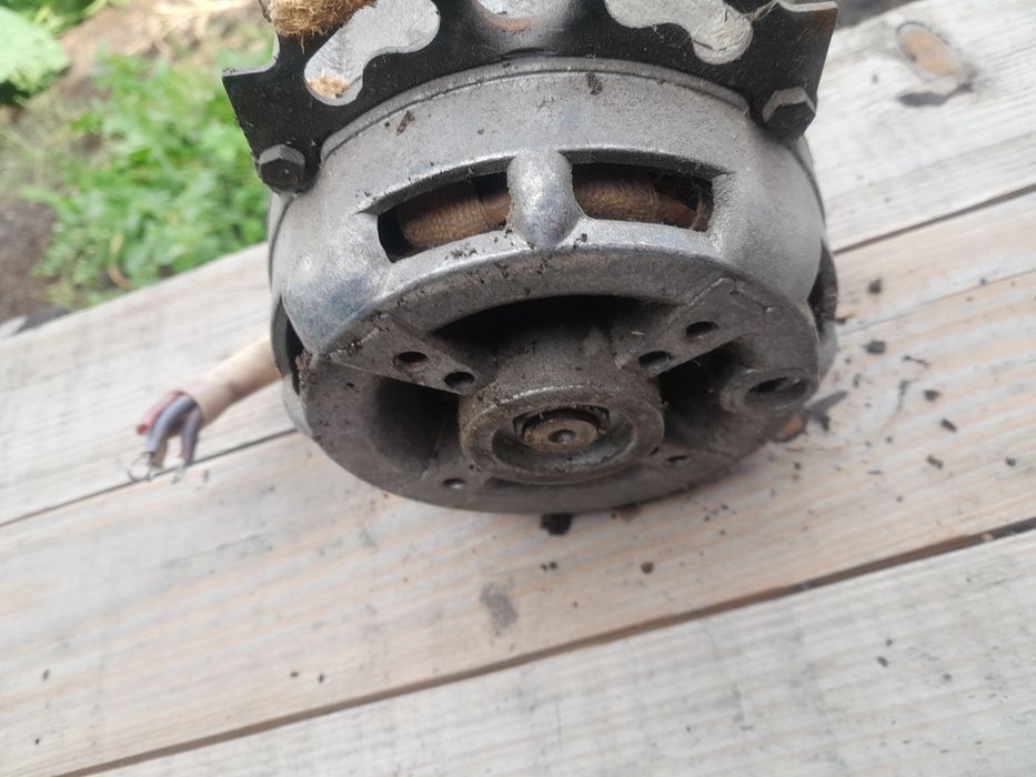 Продам  электродвигатели от стиральных машин.