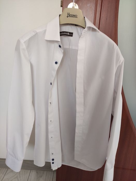 Vând cămașă băieți