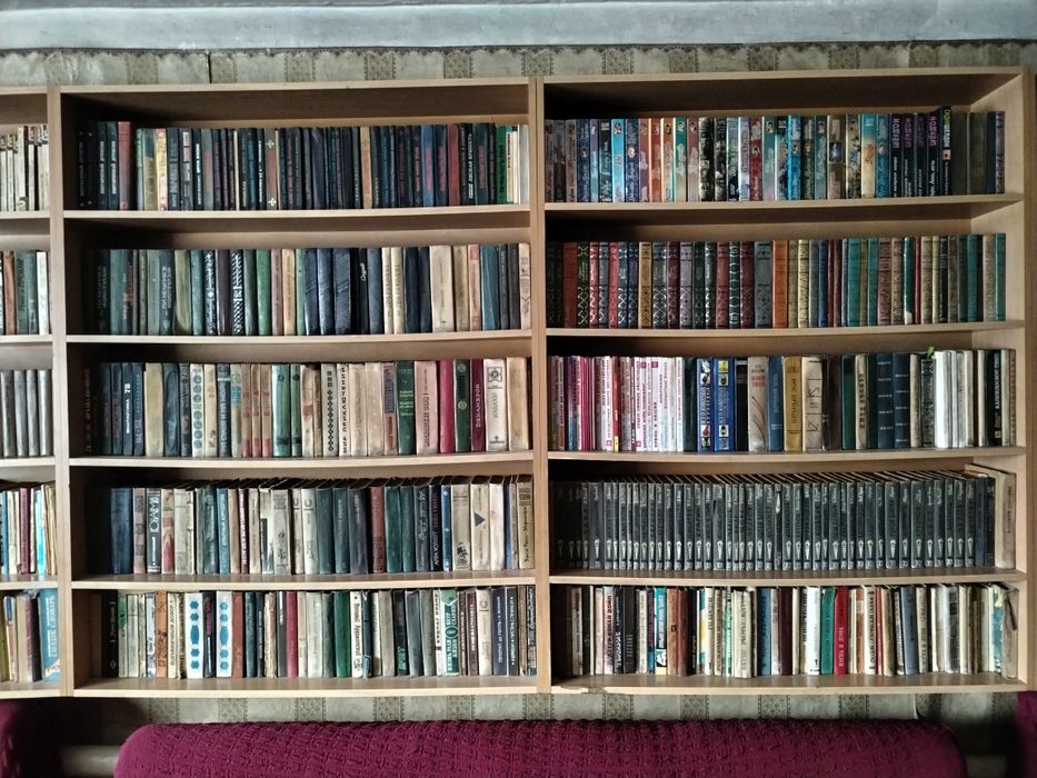 Навесные настенные полки