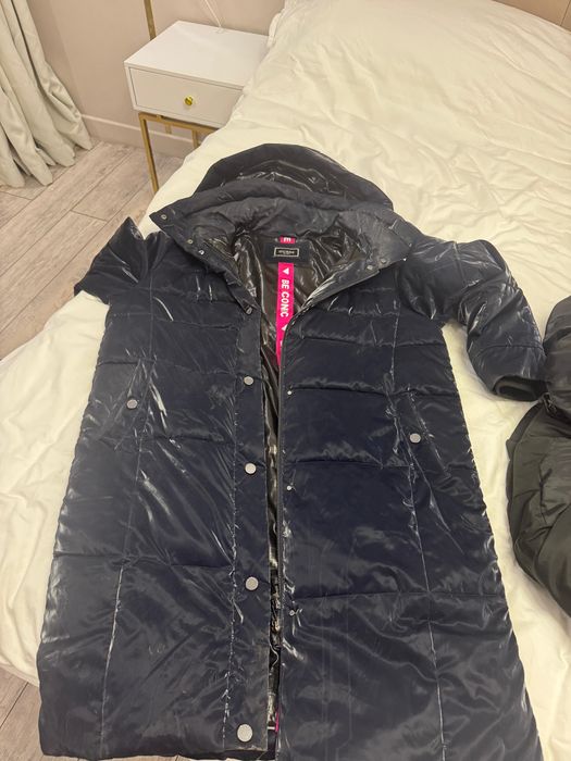 Продам пуховики куртки плащи