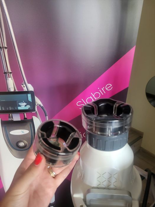 Vând aparat profesional de remodelare corporală și facială REVOLV-X