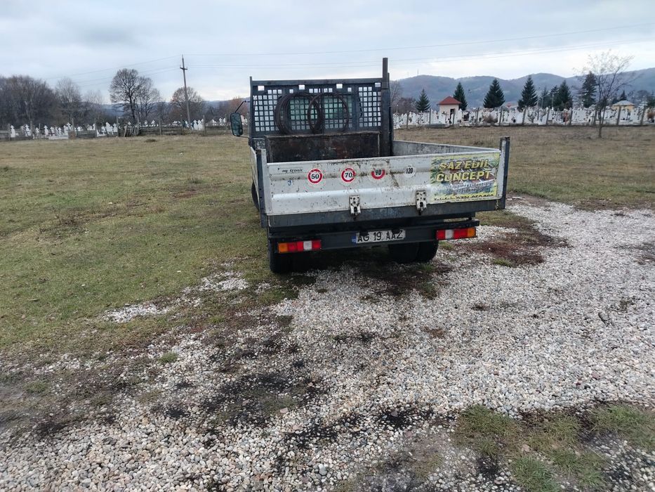 Camioneta ISUZU NPR85 Basculabil