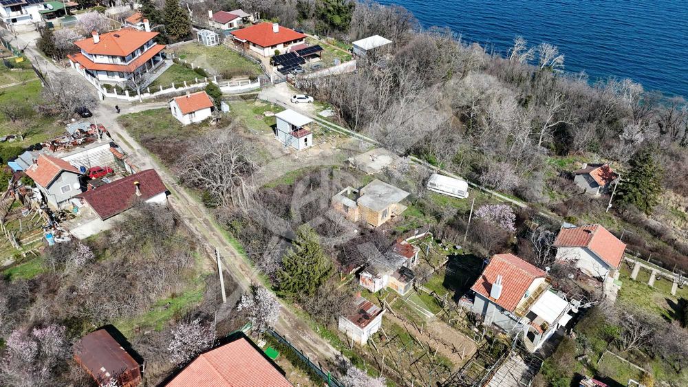 Парцел с едноетажна вила в м-т Прибой- 96064