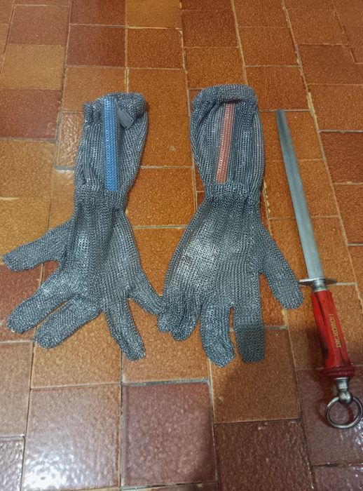 2 mănuși de zalea si masat noi